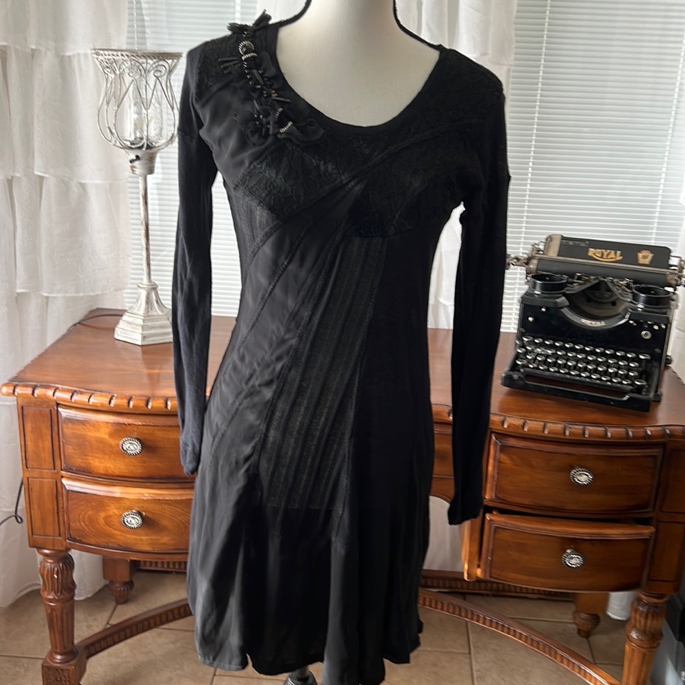 NWT Monoreno black lightweight semi sheer long sleeve lace dress size M!